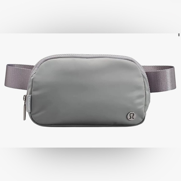 LAST ONE AUTHENTIC BRAND NEW LULULEMON EVERYWHERE BELT BAG -SILVER DROP - Picture 1 of 6